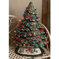 Handgefertigte Leuchten Keramik Weihnachtsbaum Mit Szene von DJsCeramicsCrafts