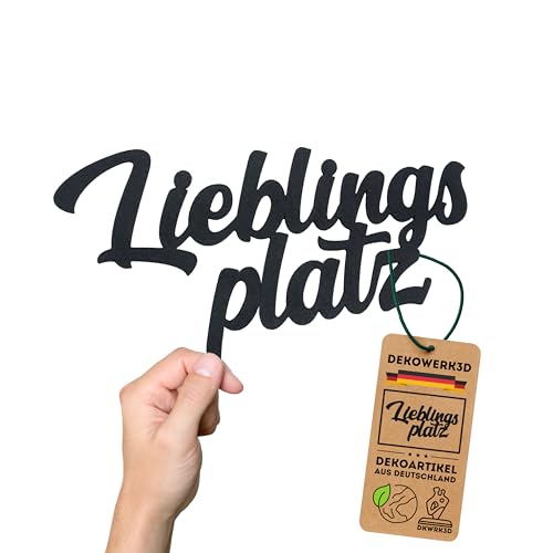 Lieblingsplatz Schild - Schriftzug - Deko Wohnzimmer Wandtattoo - Wanddekoration - Wanddeko Schlafzimmer - Wandsticker - Wandschild - Wanddeko Wohnzimmer für zu Hause (M) von DKWRK3D