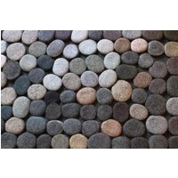 Handgemachter Teppich. Wolle Gefilzte Kieselsteine in Grautönen. Größe 90 cm X 50 cm. Auf Bestellung Gefertigt von DMpics