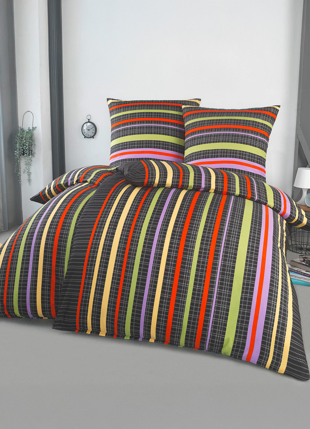 Beidseitig bedruckte Bettwäsche-Garnitur von Dobnig, Größe 115 (80/80 cm + 155/220 cm), Aubergine-Bunt von DOBNIG