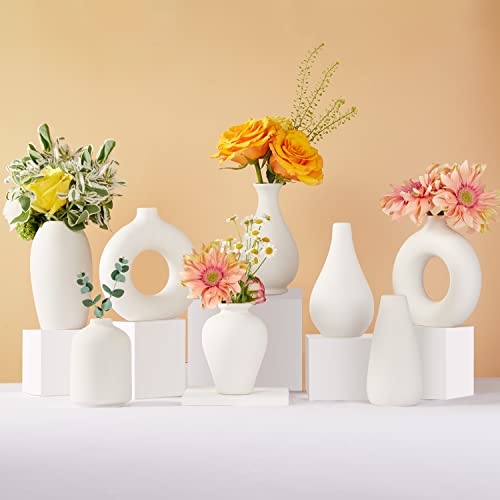 Keramik Knospenvase 8er Set, kleine Keramikvase für Blumen, weiße Keramik-Mini-Knospenvase in Bulk für Tafelaufsätze, rustikale weiße Keramikvasen-Set für Blumen, Raumdekoration, Hochzeitsfeier von DOLEEYAE