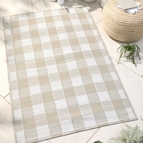 Dreams & Drapes Natürlicher Gingham-Outdoor-Teppich (170 x 120 cm), wasserabweisend, sonnenfest, leicht, kariert, Picknickdecke in Naturfarben, 100% Polypropylen von DREAMS AND DRAPES