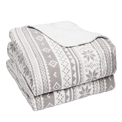 DREAMSCENE Große nordische Sherpa-Flanell-Fleecedecke Kunstfell weich warm Überwurf über Weihnachten Schnee – Grau 150 x 180 cm DREAMSCENE Große nordische Sherpa-Flanell-Fleecedecke Kunstfell weich warm Überwurf über Weihnachten Schnee – Grau 150 x 180 cm von DREAMSCENE