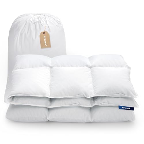 DREEMA Bettdecke 155x220 Daunendecke Leicht | Extraweiche Daunenfüllung | in Deutschland gefertigt | 100% nachhaltig mit Oeko-TEX & Nomite | Allergiker geeignet | Soft-Touch Baumwollbezug von DREEMA