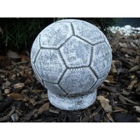 Ball Auf Sockel Aus Massiven Steinguss Frostfest Wetterfest Fußball Haus Garten Ball Auf Sockel Aus Massiven Steinguss Frostfest Wetterfest Fußball Haus Garten von DSSteinfigurenshop