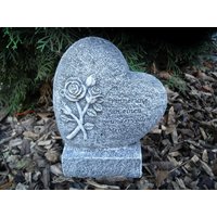 Steinfigur Herz Auf Sockel Mit Inschrift Frostfest Steinguss Grabschmuck Deko Steinfigur Herz Auf Sockel Mit Inschrift Frostfest Steinguss Grabschmuck Deko von DSSteinfigurenshop