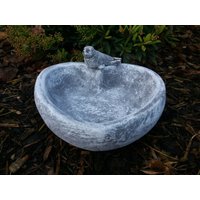 Vogeltränke Herz Mit Robbe Steinguss Frostfest Wetterfest Garten Figur Deko Vogeltränke Herz Mit Robbe Steinguss Frostfest Wetterfest Garten Figur Deko von DSSteinfigurenshop