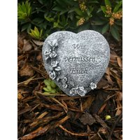 steinfigur Grabschmuck Herz Auf Sockel "Wir Vermissen Euch" Frostfest Grab Deko steinfigur Grabschmuck Herz Auf Sockel "Wir Vermissen Euch" Frostfest Grab Deko von DSSteinfigurenshop