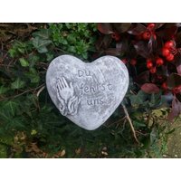 steinfigur Grabschmuck Herz "Du Fehlst Uns" Frostfest Wetterfest Grab Deko steinfigur Grabschmuck Herz "Du Fehlst Uns" Frostfest Wetterfest Grab Deko von DSSteinfigurenshop