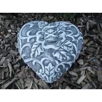 steinfigur Herz Rankenmuster Grabschmuck Frostfest Wetterfest Grab Garten Deko steinfigur Herz Rankenmuster Grabschmuck Frostfest Wetterfest Grab Garten Deko von DSSteinfigurenshop