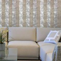 Gold Silber Metallic Streifen Strukturierte Moderne Gips Effekt Tapete von DSVinteriors