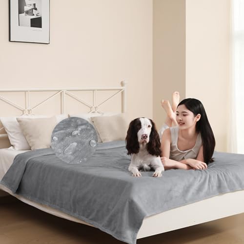 DUJUIKE wasserdichte Bettdecke, wasserdichte Hundedecke Aus Flanell, Geeignet als Haustierdecke, Bett, Sofa, MöBelschutz, Doppelseitige Weiche Multifunktionale Überwurfdecke (152 X 202 cm, Hellgrau) von DUJUIKE