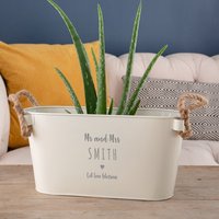 Personalisierter Metallpflanztopf - Name Pflanzentopf Graviertes Gartengeschenk Für Männer Frauen Paare Einzigartiges Geburtstagsgeschenk von DUSTandTHINGS