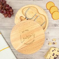 Personalisiertes Käsebrett-Set, Einzigartiges Geburtstagsgeschenk Für Ihn, Rundes Käsebrett Aus Holz Mit Werkzeugen, Geschenk Käseliebhaber von DUSTandTHINGS