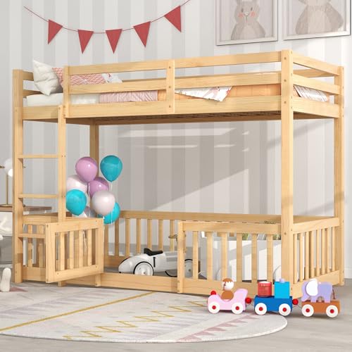 DUlVBPE Etagenbett mit rechtwinkliger Treppe, Bett mit Zäune und Türchen, Kinderbett mit Fallschutz und Gitter, Massivholz, Natur (200x90cm) von DUlVBPE