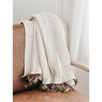 Creme Mit Kunstfell Poms Stricken Überwurf Decke - Gemütliche Überwurf, Einweihungsgeschenk, Kuscheln, Wohnkultur, Sofadecke von DWELLhomeshoppe