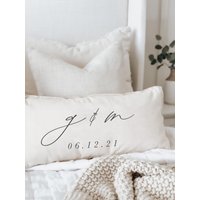 Lendenkissen - Personalisierte Zwei Initialen Und Datum Bauernhaus-stil, Wohnkultur, Hochzeitsgeschenk, Einweihungsgeschenk, Kissen von DWELLhomeshoppe