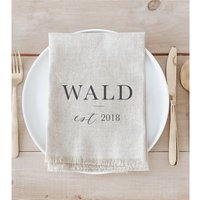 Serviette - Personalisierter Nachname Mit Linie Serviette - Personalisierter Nachname Mit Linie von DWELLhomeshoppe