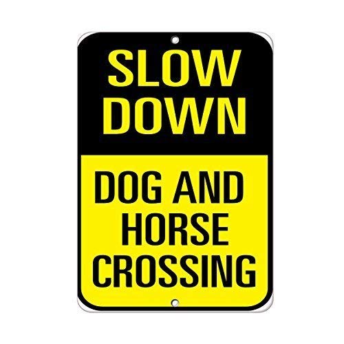 DYLAN MILLER Slow Down Dog and Horse Crossing Verkehrsschild – Hinweisschild Warnschild 20,3 x 30,5 cm Blechschild für drinnen und draußen TFA047 DYLAN MILLER Slow Down Dog and Horse Crossing Verkehrsschild – Hinweisschild Warnschild 20,3 x 30,5 cm Blechschild für drinnen und draußen TFA047 von DYLAN MILLER