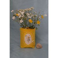 Dekovase/Vase Pusteblumenelfe Klein Lichtbeutel Handgemacht Bestickt Jahreszeitentisch Waldorf Frühling Daniela Drescher Stoff Dekovase/Vase Pusteblumenelfe Klein Lichtbeutel Handgemacht Bestickt Jahreszeitentisch Waldorf Frühling Daniela Drescher Stoff von DaberaShop