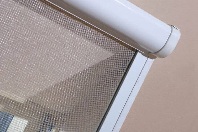 FAKRO Insektenschutzrollo AMS von Dachfenster von Fakro