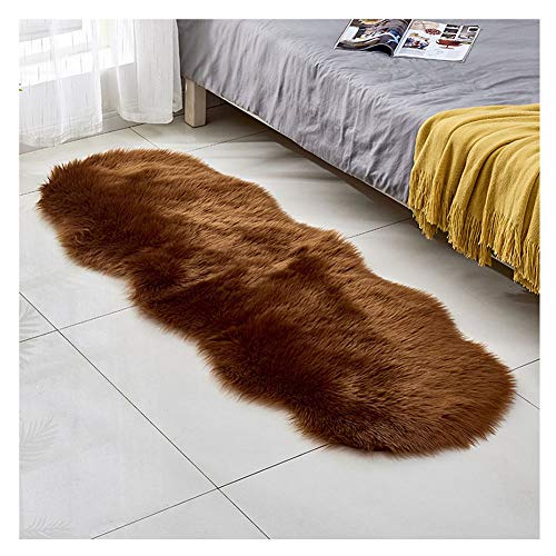 DAIHAN Faux Lammfell Schaffell Teppich, Flauschiger Kunstfell in Super weich Lammfellimitat Teppich Longhair Fell für Schlafzimmer, Sofa, Dekoration Kaffee 60 * 180cm von DAIHAN