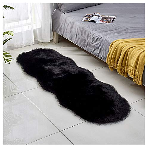 DAIHAN Faux Lammfell Schaffell Teppich, Flauschiger Kunstfell in Super weich Lammfellimitat Teppich Longhair Fell für Schlafzimmer, Sofa, Dekoration Schwarz 60 * 180cm von DAIHAN