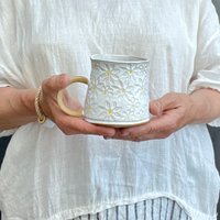 Kaffeebecher Marguerite Blumenmuster von DaisyTableware