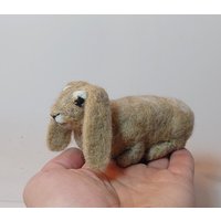 Nadel Gefilzte Wolle Kaninchen Miniatur Soft Skulptur von DaliaNerijusFelt