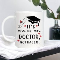 Es Ist Fräulein Frau Dr. Tatsächlich Doktor Kaffeetasse, Lustige Tasse, Phd Abschluss Medizinstudierende Geschenk, Dr Geschenke von DamianGoods