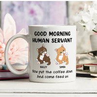 Guten Morgen Menschlicher Diener Katze Personalisierte Becher, Benutzerdefinierte Kaffeetasse, Papa, Mama Geschenk Für Katzenliebhaber, Vintage von DamianGoods