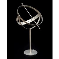 Dandibo Sonnenuhr Edelstahl Für Den Garten 90 cm Rostfrei 96208 Mit Säule Ausrichtbar Wetterfest Gartenuhr Modern Metall von DanDiBoDE