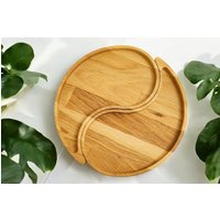 Handgefertigte Yin Und Yang Wohndekoration Aus Eiche Die Perfekte Rustikale Geschenkidee, Mit Einem Glas Teelichthalter, Tablet Holz Handgefertigte Yin Und Yang Wohndekoration Aus Eiche Die Perfekte Rustikale Geschenkidee, Mit Einem Glas Teelichthalter, Tablet Holz von DanaKunst