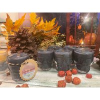 Schädel Schnapsglas Kerze, Sojawachs Holzdocht Herbstlaub , Herbstlaub, Duftkerze von DanaeSoapsCo
