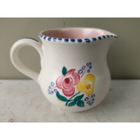 Perfekte Vintage Poole Pottery Traditionelle Ware Steingut Milchkännchen/Sahnekännchen. Zart Rosa Blumenmuster 505 Mit Innenleben. Perfektes von DandelionClockStudio