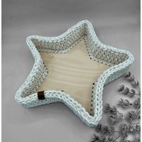 Häkelkorb Stern Mit Holzboden in Golden Off White/Goldener Glitzerfaden/ Größe Ca. 29 cm /Aufbewahrung Und Dekoration Für Weihnachten/Winter von DaniGeschenke