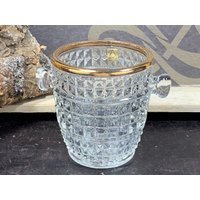 Wunderschöner Vintage-Eisbecher Aus Kristall Mit Vergoldetem Metallrand - Oberglas Österreich 1950Er Jahre Ausgezeichneter Zustand Wunderschöner Vintage-Eisbecher Aus Kristall Mit Vergoldetem Metallrand - Oberglas Österreich 1950Er Jahre Ausgezeichneter Zustand von DanielsVintageShop