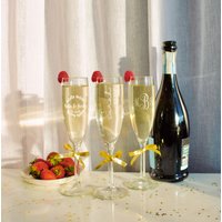 Personalisierte Sektflöten Mit Graviertem Monogramm, Echte Handschrift, Personalisierter Name Champagnerglas, Abschlussgeschenk, Geschenk Für Sie von DaniqueTrends