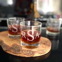 Personalisierte Whiskyglastasse, Graviertes Glas Mit Monogramm, Monogrammwhiskytasse, Geschenk Für Ihn, Trauzeugen, Ehemann von DaniqueTrends