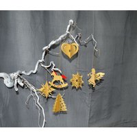 4 Goldene Papieranhänger 3D, Engel, Tannenbaum, Schaukelpferd, Sterne, Papierkunst, Geschenkanhänger, Papier Mobile von DanishChristmasShop