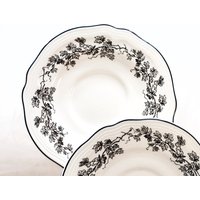 Vintage 2Er Set New England Toile ""Gamebirds"" 6 1/4" Saucer - Tabletops Unlimited Ersatz, Sammeln Sku 27-D-00032531." von DansandAdiHomeDecor