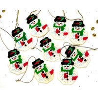 Vintage 9 Kreuzstich Schneemann Formen Ornamente - Federbaumschmuck Handgemachte Glöckchen Sku 15-F2-00007116 von DansandAdiHomeDecor