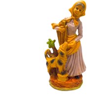 Vintage Alte Geformte Figur - Dame Mit Hund Kunststoff Harz Handgefertigt Handbemalt Sku 243-C-00010459 von DansandAdiHomeDecor