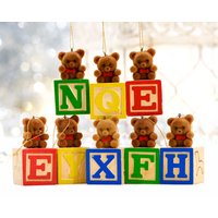 Vintage - Holz Alphabet Blöcke Mit Einem Beflockten Bär Ornament Kleinkind, Baby, Urlaub, Weihnachten Sku Wanne-392-00030992 von DansandAdiHomeDecor