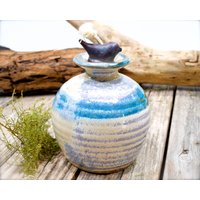 Vintage Signierter Studio Art Pottery Jar Duftdiffusor - Vogelstopper Von Rob Grimes „Praise God Rob" Sku 24-B-00032681 von DansandAdiHomeDecor