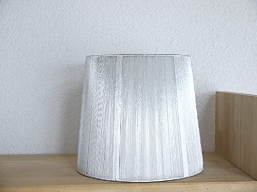 Lampenschirm aus Kunststoff und Seidenfäden Farbe Silber Ersatzschirm für Steh-Tisch-Leuchte (H:23cm D:26cm) von Dapo