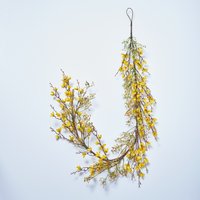 Blühender Gelber Forsythienzweig & Faux Beerenzweig Frühlingsmantel Girlande Tischläufer von DarbyCreekTrading