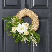 Flourish & Fern - Weiße Und Grüne Dahlie Blüht Mit Gemischtem Grün Aus Raffia Eingewickelter Basis Alltagsfrühlingskranz von DarbyCreekTrading