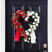 Lover's Lane - Rot-Weiß-Vining Mini Rose Color Block Wreath Mit Samtband Valentinstag Herzkranz von DarbyCreekTrading