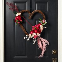 Lovestruck Again - Valentinstag Herzkranz Mit Blush Pampas Gras & Schönheit Rosa Kamelien von DarbyCreekTrading
